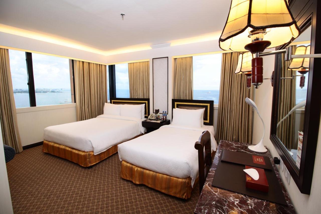 Bayview Park Hotel Manilla Buitenkant foto