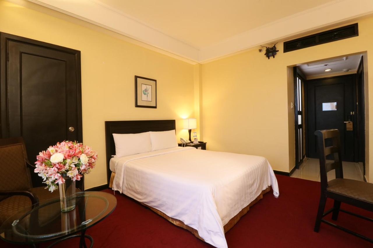 Bayview Park Hotel Manilla Buitenkant foto