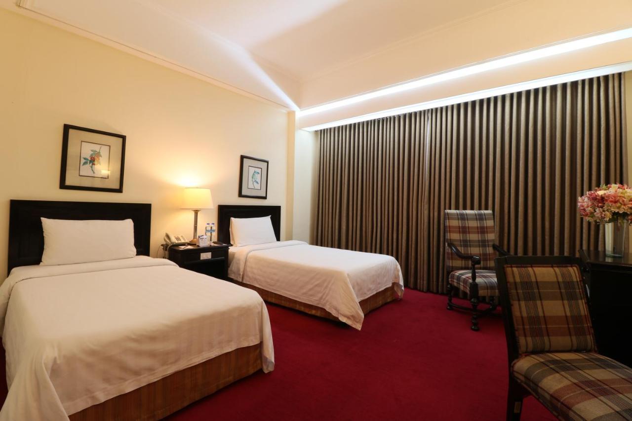 Bayview Park Hotel Manilla Buitenkant foto