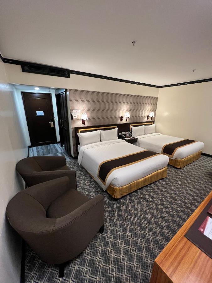 Bayview Park Hotel Manilla Buitenkant foto