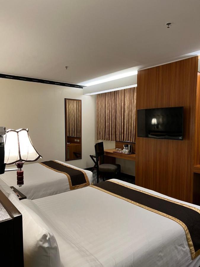 Bayview Park Hotel Manilla Buitenkant foto