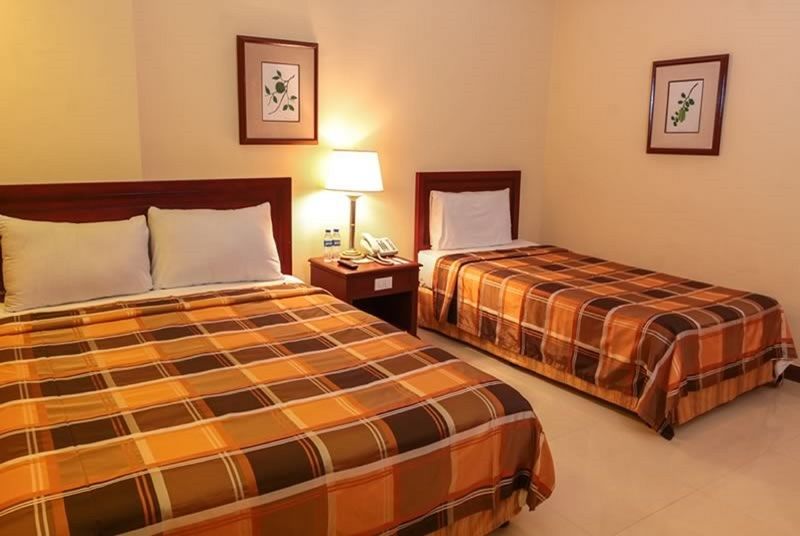 Bayview Park Hotel Manilla Buitenkant foto